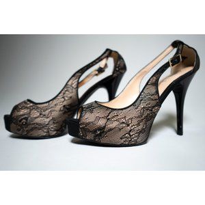 SIZE 7 GUESS HIGH HEELS